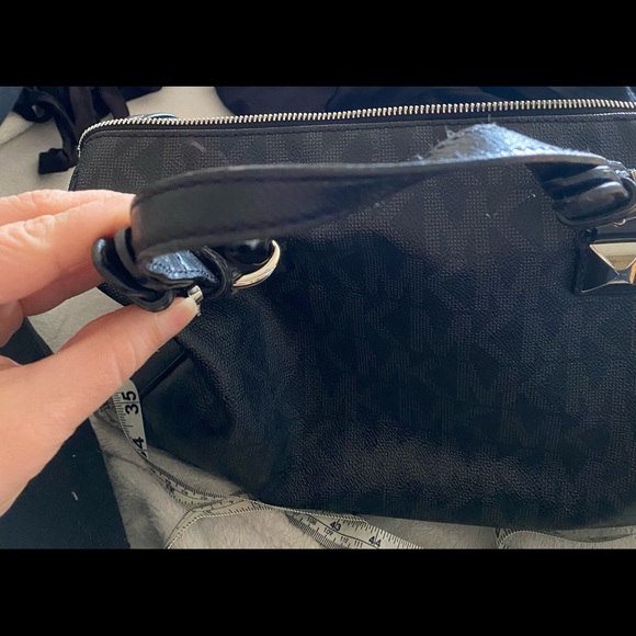 Black Michael kors satchel with silver hardware - Picture 10 of 11